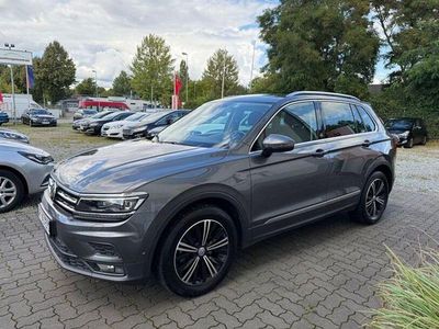 Indiumgrau (metallic) Gebraucht 2017 VW Tiguan Sound SUV | 16.885 € (Teuer)