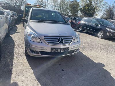 Usata Mercedes B200 136 CV (100 kW) 2005 Argento Monovolume
