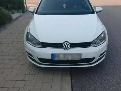 Gebraucht VW Golf VII 110 PS (80 kW) 2015 Weiß Limousine