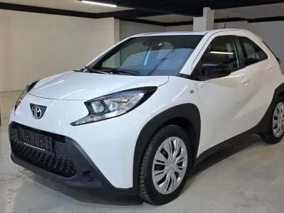 Gebraucht Toyota Aygo X Business Edition 72 PS (52 kW) 2024 Weiß SUV