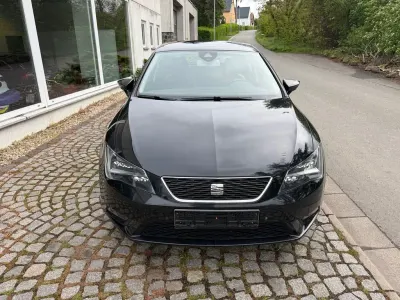Używany Seat Leon I-Tech 125 KM (91 kW) 2014 Czarny Sedan/Limuzyna