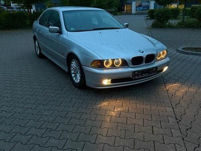 BMW 525