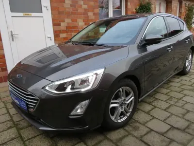 Gebraucht Ford Focus Cool & Connect 125 PS (91 kW) 2018 Grau Limousine