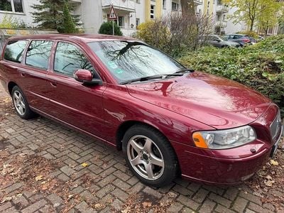 Second-hand Volvo V70 Comfort 185 CP (136 kW) 2007 Roșu Break