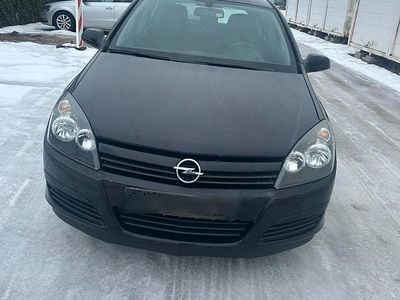 Schwarz Gebraucht 2004 Opel Astra Limousine | 1.800 € (Fairer Preis)