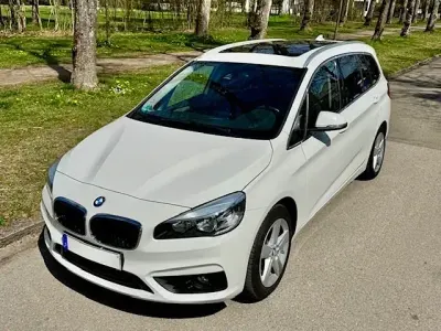 Gebraucht BMW 218 Gran Tourer Advantage 136 PS (100 kW) 2016 Weiß Van / Kleinbus