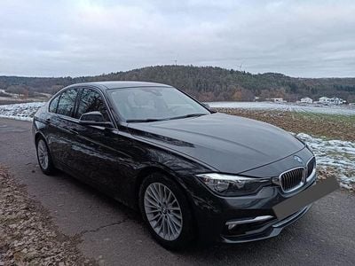 Gebraucht BMW 318 Luxury Line 150 PS (110 kW) 2015 Braun Limousine