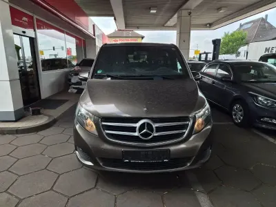 Gebraucht Mercedes V220 Edition 163 PS (119 kW) 2015 Braun Van / Kleinbus