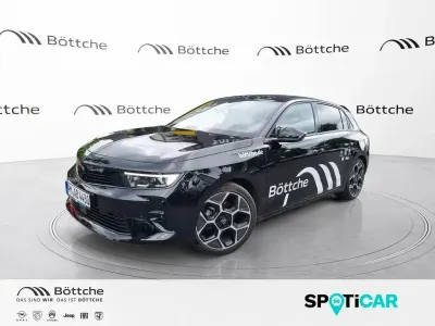 Gebraucht Opel Astra Ultimate 131 PS (96 kW) 2024 Lackierung schwarz perla nera/ Kleinwagen