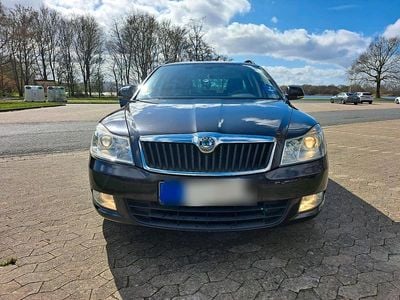 Gebraucht Skoda Octavia 105 PS (77 kW) 2011 Schwarz Kombi