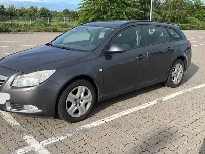 Gebraucht Opel Insignia Selection 131 PS (96 kW) 2010 Grau Kombi