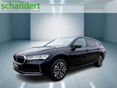 Ebonyschwarz metallic Gebraucht 2025 Skoda Superb Selection Kombi | 43.440 € (Fairer Preis)