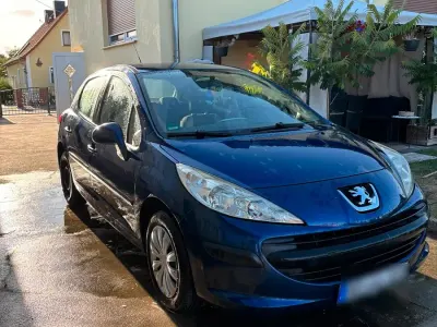Używany Peugeot 207 88 KM (64 kW) 2007 Niebieski Sedan/Limuzyna