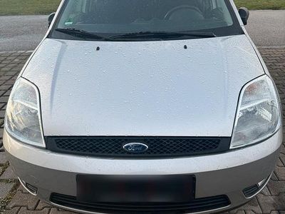 Gebraucht Ford Fiesta 70 PS (51 kW) 2005 Grau Kleinwagen