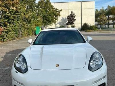 Porsche Panamera 4