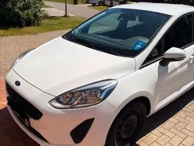 Gebraucht Ford Fiesta Trend 71 PS (52 kW) 2019 Weiß Kleinwagen