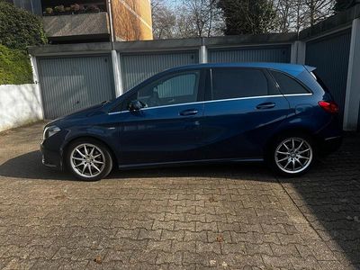 Gebraucht Mercedes B180 109 PS (80 kW) 2012 Blau Van / Kleinbus