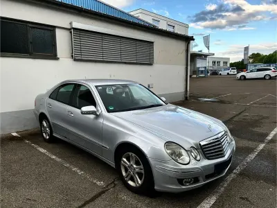 Gebraucht Mercedes E220 Elegance 170 PS (125 kW) 2006 Silber Limousine