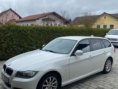 Gebraucht BMW 318 143 PS (105 kW) 2012 Weiß Kombi