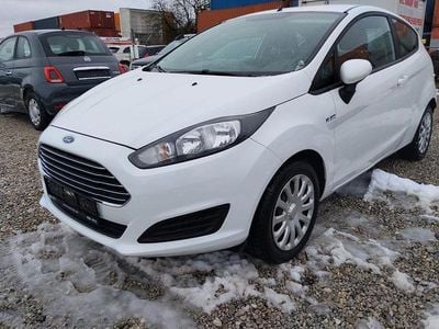 Gebraucht Ford Fiesta Trend 65 PS (47 kW) 2015 Weiß Limousine