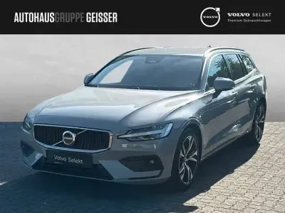 Gebraucht Volvo V60 Core 197 PS (144 kW) 2025 Grau Kombi