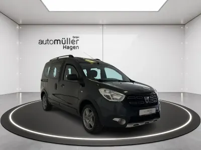 Gebraucht Dacia Dokker Celebration 116 PS (85 kW) 2018 Grau comete Van / Kleinbus