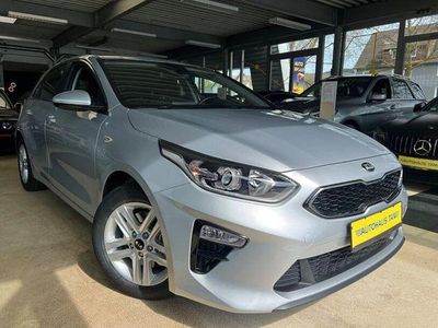 Usado Kia Ceed Vision 140 HP (102 kW) 2018 Prateado Citadino