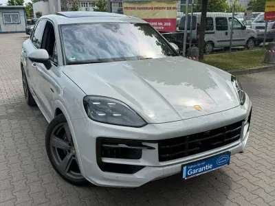 Gebraucht Porsche Cayenne Sport 305 PS (224 kW) 2024 Grau SUV