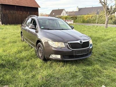 Gebraucht Skoda Superb 125 PS (91 kW) 2010 Braun Kombi