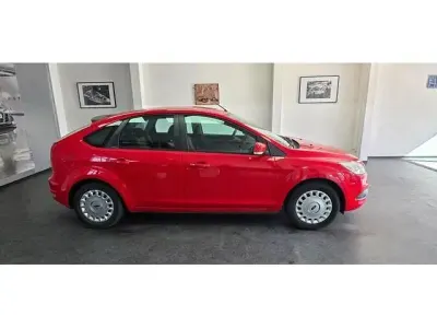 Gebraucht Ford Focus 101 PS (74 kW) 2011 Rot Limousine