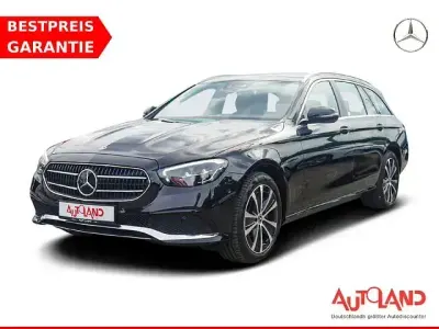 Gebraucht Mercedes E300 Avantgarde 320 PS (235 kW) 2023 Schwarz metallic Kombi