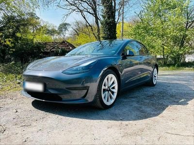 Begagnad Tesla Model 3 RWD 208 kW (283 HK) 2022 Grå Sedan