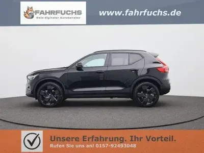 Neu Volvo XC40 Plus 197 PS (144 kW) 2026 Onyx black metallic SUV