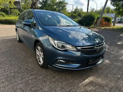 Gebraucht Opel Astra Edition 110 PS (80 kW) 2016 Blau Kombi