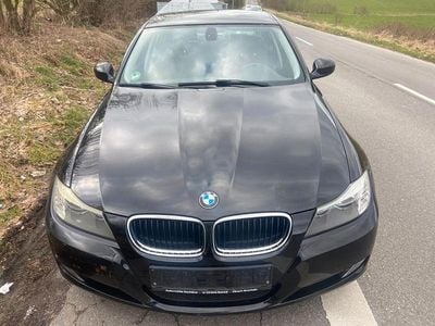 Gebraucht BMW 318 Sport Line 143 PS (105 kW) 2010 Schwarz Limousine