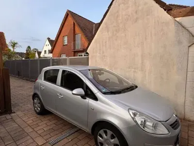 Gebraucht Opel Corsa Color Edition 75 PS (55 kW) 2009 Silber Kleinwagen