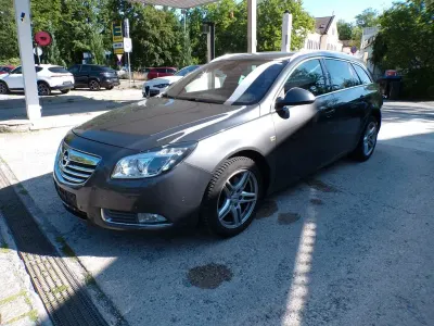 Gebraucht Opel Insignia Sport 194 PS (142 kW) 2012 Grau Kombi