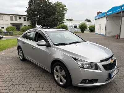 Gebraucht Chevrolet Cruze LT 141 PS (103 kW) 2010 Silber Limousine