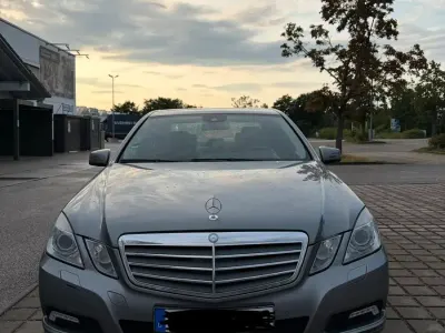 Gebraucht Mercedes E220 170 PS (125 kW) 2009 Silber Limousine