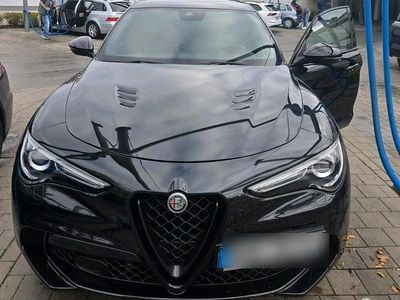 Schwarz Gebraucht 2024 Alfa Romeo Stelvio Quadrifoglio SUV | 60.900 € (Fairer Preis)