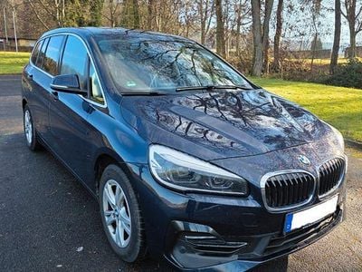 Blau Gebraucht 2018 BMW 218 Gran Tourer Sport Line Van / Kleinbus | 14.990 € (Fairer Preis)