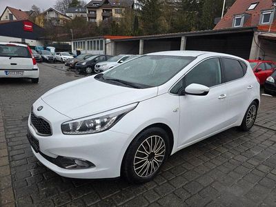 Gebraucht Kia Ceed 128 PS (94 kW) 2015 Weiß Kleinwagen