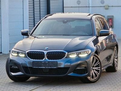 Grau Gebraucht 2021 BMW 320 M Sport Kombi | 30.390 € (Guter Preis)