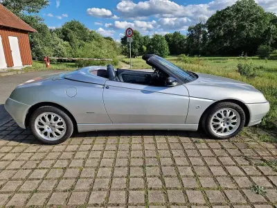 Gebraucht Alfa Romeo Spider 155 PS (114 kW) 1999 Silber Cabrio
