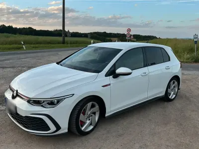 Gebraucht VW Golf VIII GTI 244 PS (179 kW) 2021 Weiß Limousine