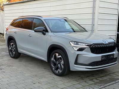 Stahl grau Neu 2026 Skoda Kodiaq SportLine SUV | 53.270 € (Fairer Preis)