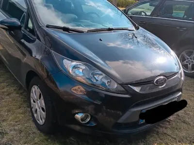 Gebraucht Ford Fiesta 95 PS (69 kW) 2011 Schwarz Kleinwagen