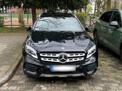 Usata Mercedes GLA220 AMG line 184 CV (135 kW) 2019 Nero SUV