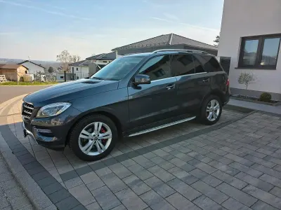 Gebraucht Mercedes ML350 258 PS (189 kW) 2013 Grau SUV