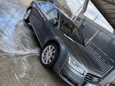 Audi A8L